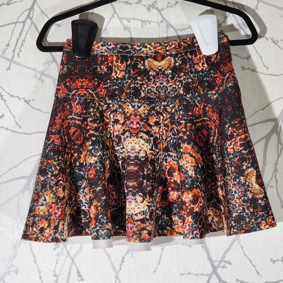 Abercombie & Fitch Abstract Kaleidoscope Floral Printed Skater Skirt - Picture 2 of 3